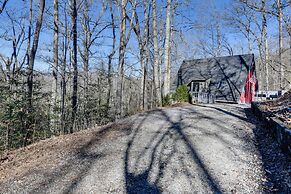 Charming Franklin Cabin With Deck: Stunning Views!