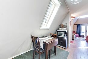 Charming Franklin Cabin With Deck: Stunning Views!