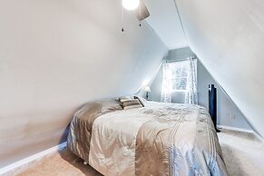 Charming Franklin Cabin With Deck: Stunning Views!