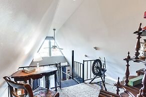 Charming Franklin Cabin With Deck: Stunning Views!