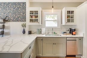 Brenham Rental w/ Deck & Yard < 1 Mi to Downtown!