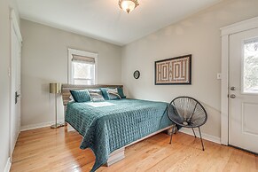 Brenham Rental w/ Deck & Yard < 1 Mi to Downtown!