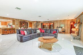 Lake Placid Home w/ Screened Porch: Near Lake Clay