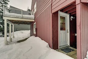 Snoqualmie Pass Cabin w/ Deck: Walk to Ski Lift