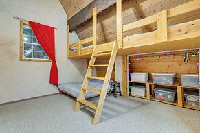 Snoqualmie Pass Cabin w/ Deck: Walk to Ski Lift