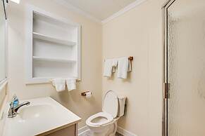 Spacious Lexington Abode w/ Pool Table & Fireplace