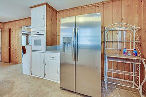 Spacious Lexington Abode w/ Pool Table & Fireplace