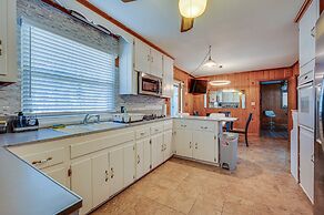 Spacious Lexington Abode w/ Pool Table & Fireplace