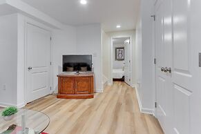 Cozy Inwood Apartment: History, Hiking & Wine!