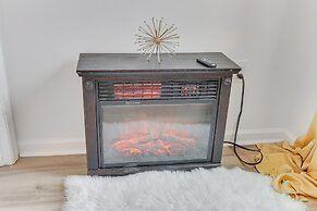 Cozy Inwood Apartment: History, Hiking & Wine!