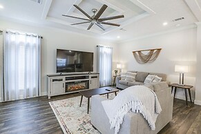 Peaceful Starke Retreat w/ Deck: 6 Mi to Downtown!