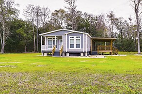 Peaceful Starke Retreat w/ Deck: 6 Mi to Downtown!