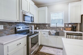 Peaceful Starke Retreat w/ Deck: 6 Mi to Downtown!