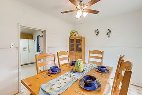 Clanton Cottage w/ Charcoal Grill & Porch!