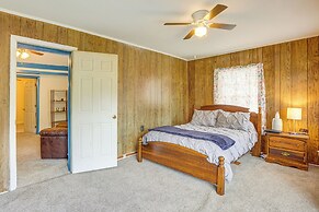 Clanton Cottage w/ Charcoal Grill & Porch!