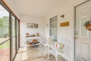 Clanton Cottage w/ Charcoal Grill & Porch!