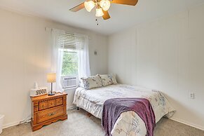 Clanton Cottage w/ Charcoal Grill & Porch!