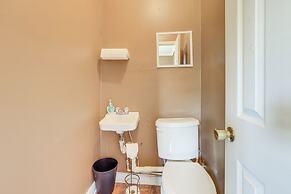 Clanton Cottage w/ Charcoal Grill & Porch!