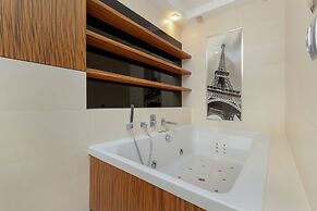 Apartment With 3 Bedrooms by Renters