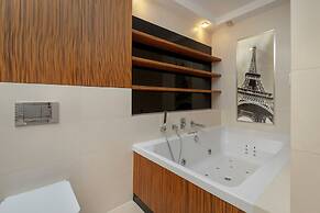 Apartment With 3 Bedrooms by Renters