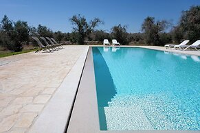 Villa Salentina With Garden And Pool