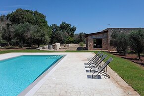 Villa Salentina With Garden And Pool
