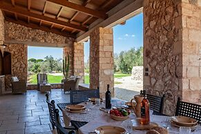 Villa Salentina With Garden And Pool