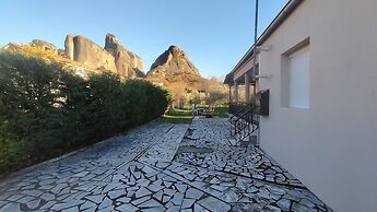 Kastraki House with a view