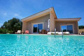 Driftwood eco Villa Privacy and Tranquility