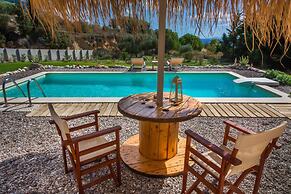 Driftwood eco Villa Privacy and Tranquility