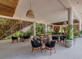 Condo Ophelia by mYYc