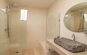 Condo Ophelia by mYYc