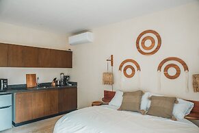 Condo Ophelia by mYYc