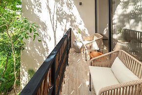 Condo Ophelia by mYYc