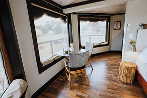 Starlight Haven Weiss Lake