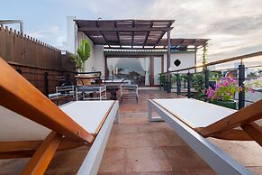 Luxury 5BR House W Jacuzzi & Pool