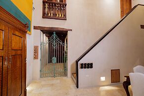 Luxury 5BR House W Jacuzzi & Pool