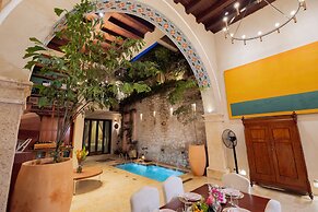 Luxury 5BR House W Jacuzzi & Pool