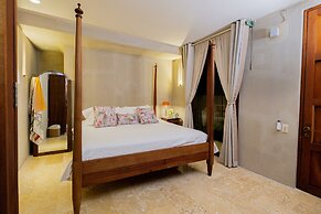 Luxury 5BR House W Jacuzzi & Pool