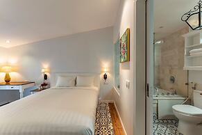 Golden Star Hotel & Apartment