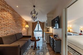 Golden Star Hotel & Apartment