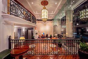 Golden Star Hotel & Apartment