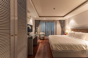 Golden Star Hotel & Apartment