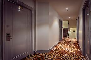 Golden Star Hotel & Apartment