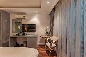 Golden Star Hotel & Apartment