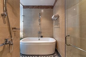 Golden Star Hotel & Apartment