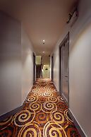 Golden Star Hotel & Apartment