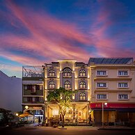 Golden Star Hotel & Apartment