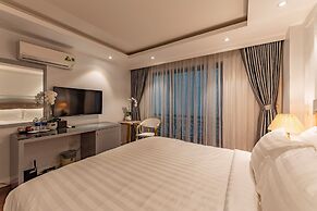 Golden Star Hotel & Apartment