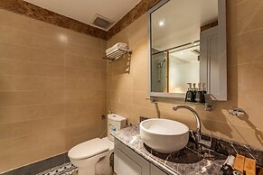 Golden Star Hotel & Apartment